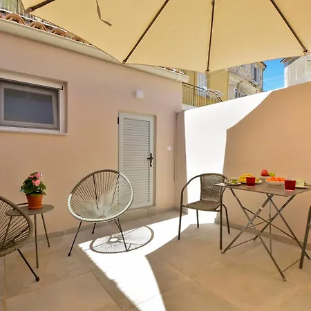 Bandiera Apartment, Corfu Town Apartamento *